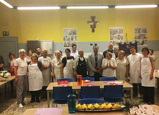 Service alla mensa di Padre Lino